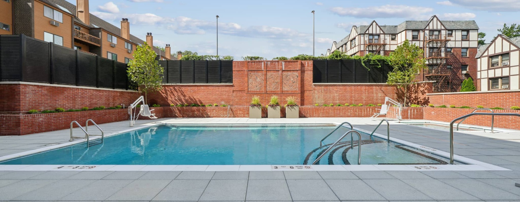 Juliette Resort Style Pool